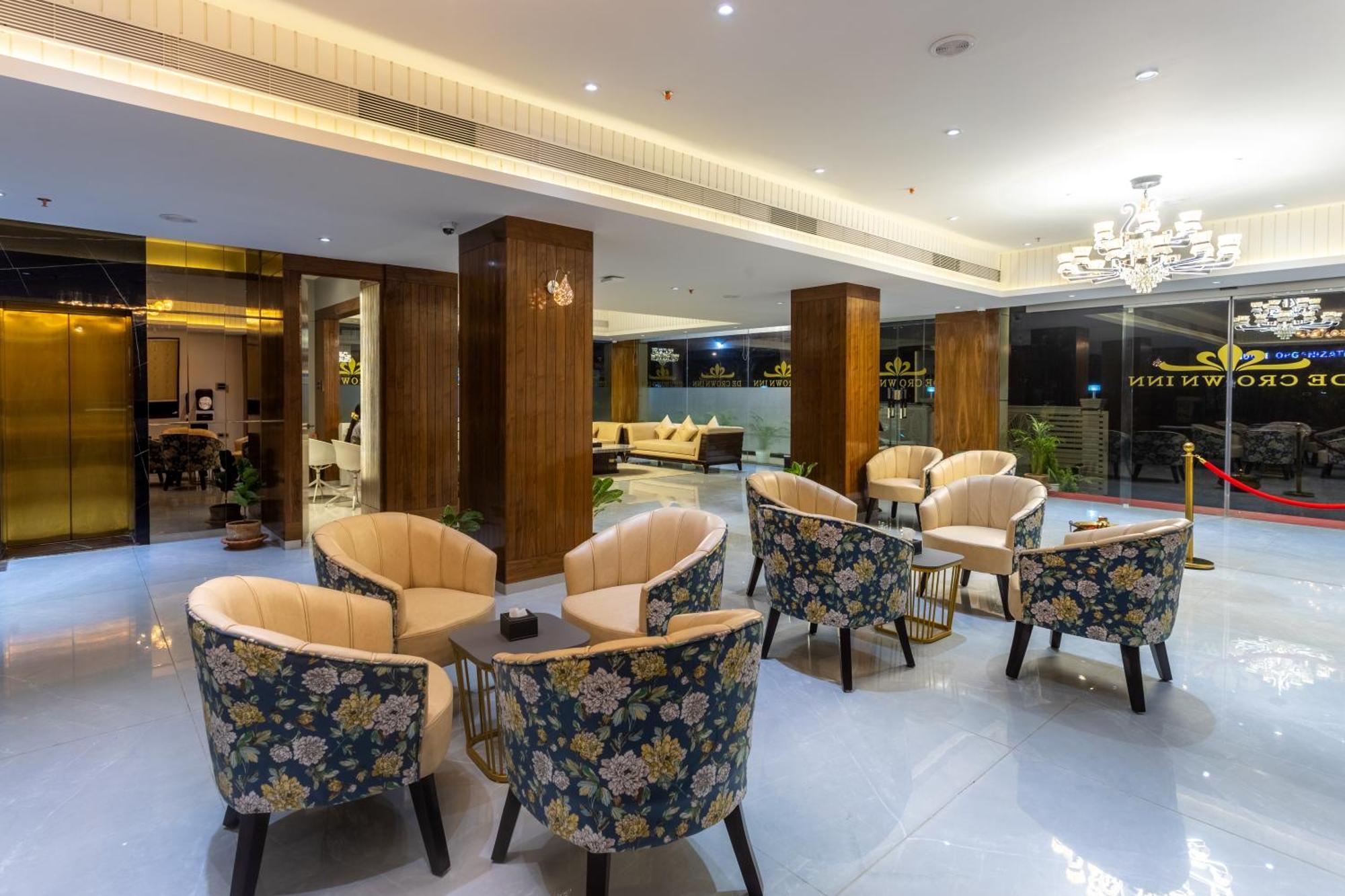 De Crown Inn Jogikuti 外观 照片